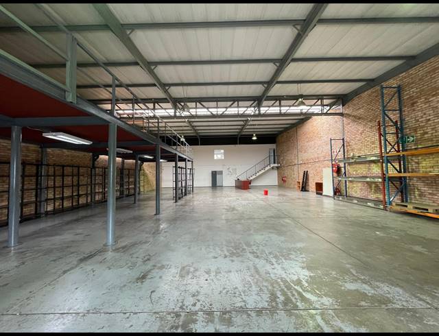 555M² WAREHOUSE TO LET IN RANDJESPARK